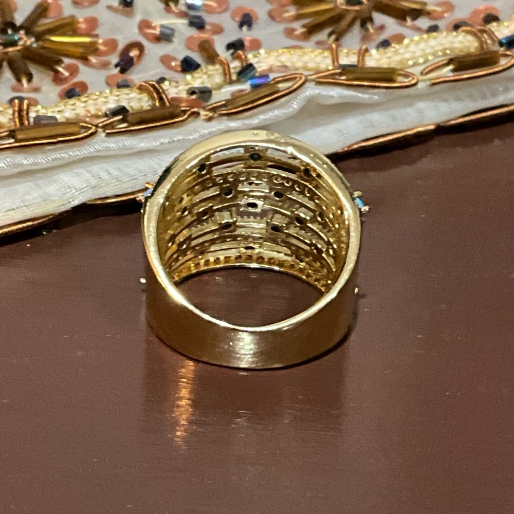 Elegant Gold and Blue Women's Ring - Picture 6 of 8